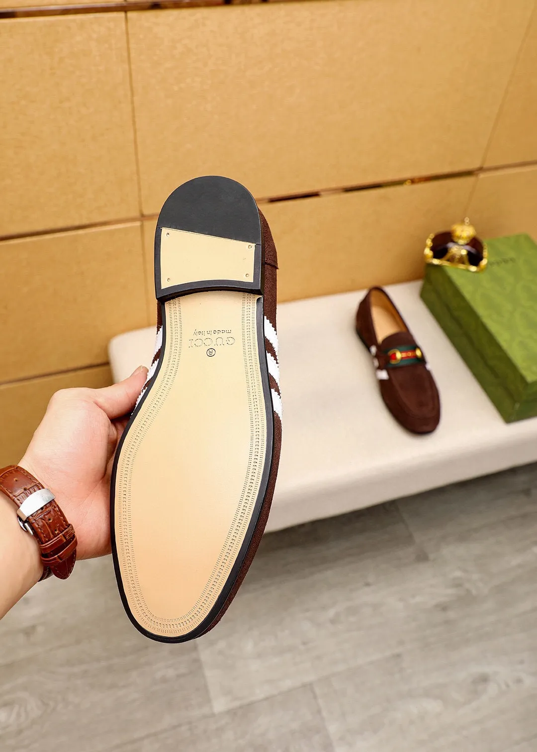 Men's shoes 💰480 💐 Product trademark: GUCCI "Gucci" casual leather shoes Regular size: 38-44 (45.46🉑️customized) Product materials: Selected imported first-layer frosted cowhide upper + classic hardware buckle, imported cowhide leather lining. Strong three-dimensional visual effect, original outsole Color: 4⃣️colors available